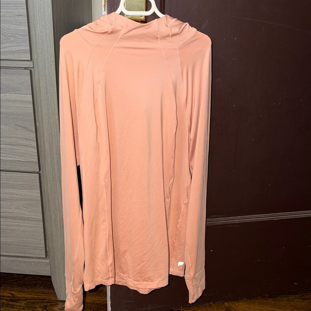 Long Sleeve Lightweight Hoodie in Dusty Peach Activewear